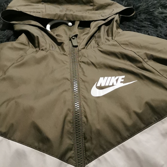 nike jacket - Picture 2 of 3